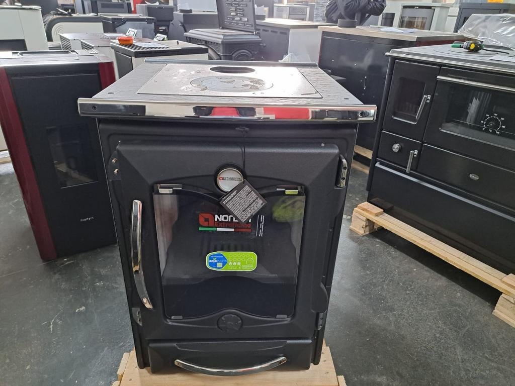 La nordica extraflam cucinotta 9,1 kw 180 m3 nieuw, Huis en Inrichting, Kachels, Ophalen of Verzenden, Vrijstaand, Hout, Nieuw