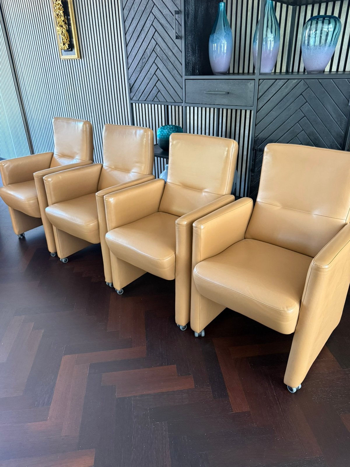 Vier eetkamer eettafel stoelen echt leer camel beige bruin, Ophalen, Bruin, Leer, Zo goed als nieuw