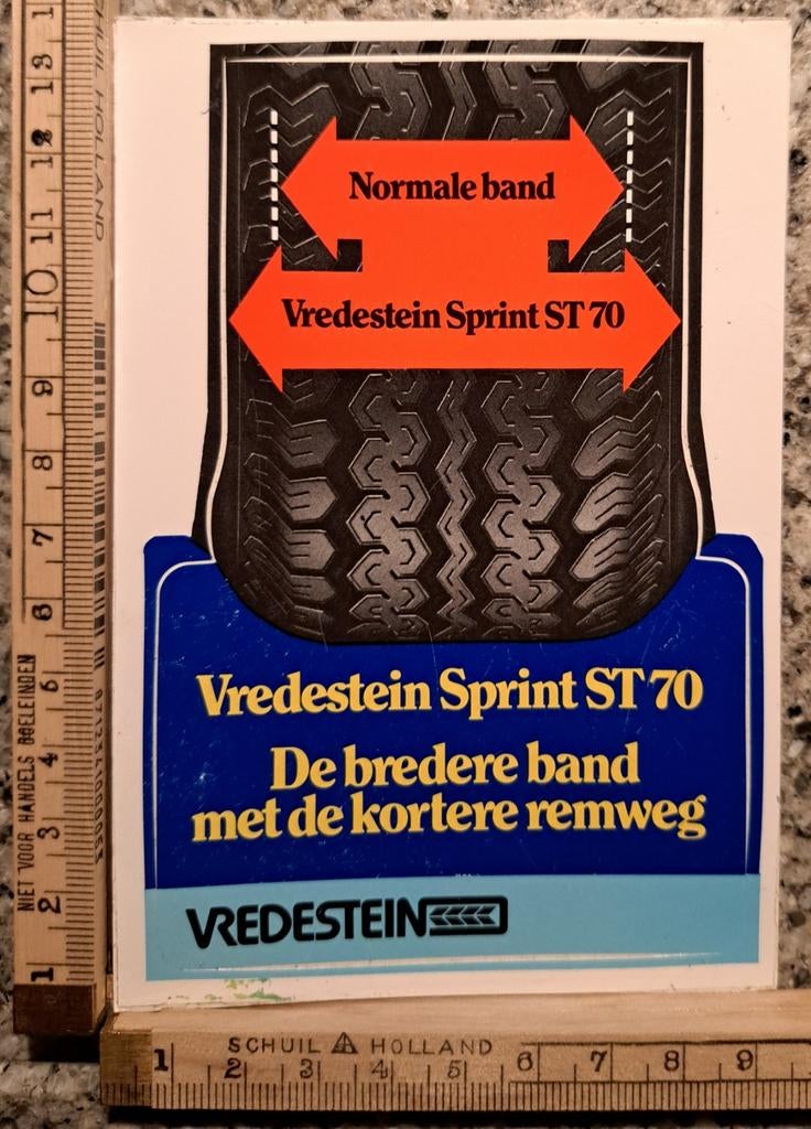 Vintage sticker Vredestein banden merk logo garage, Verzamelen, Stickers, Zo goed als nieuw, Ophalen of Verzenden