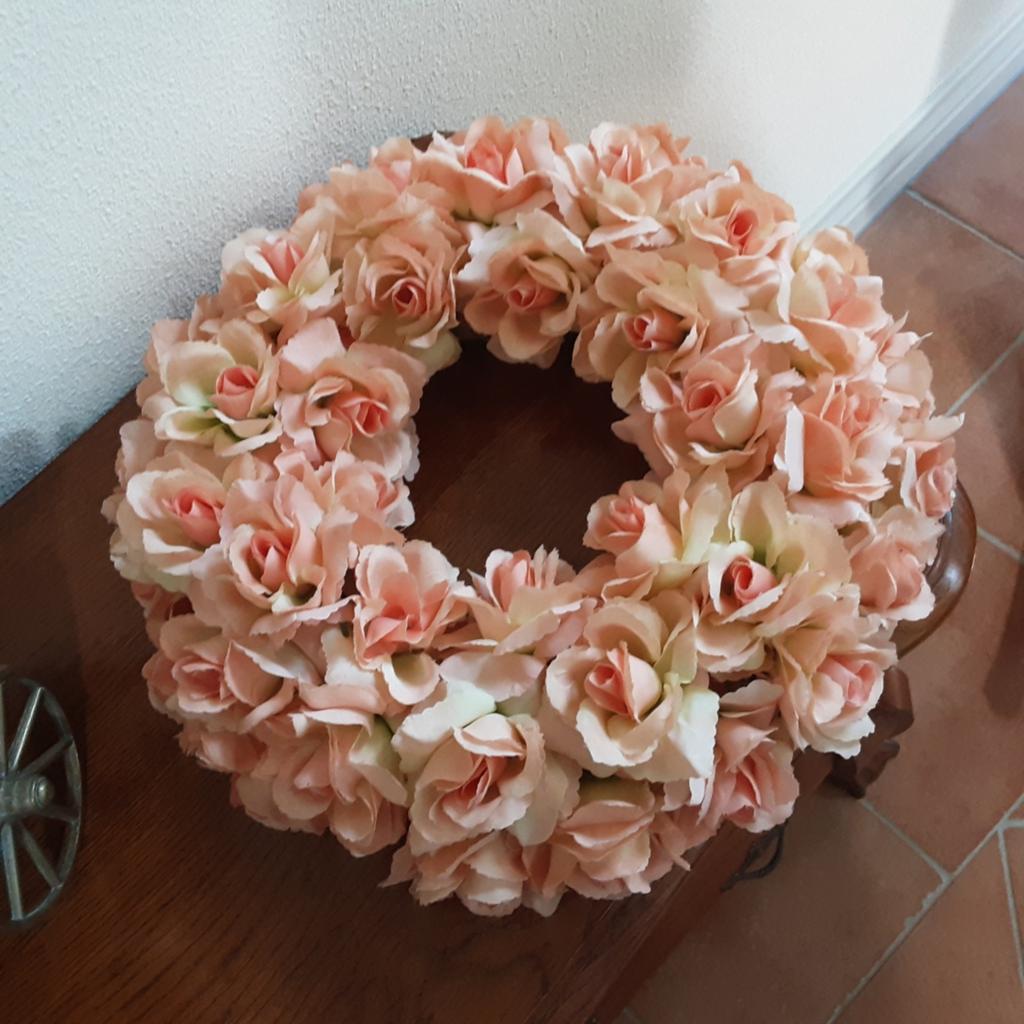 Prachtige krans met zijden rozen 40cm breed, Huis en Inrichting, Woonaccessoires | Kransen, Ophalen of Verzenden, Zo goed als nieuw