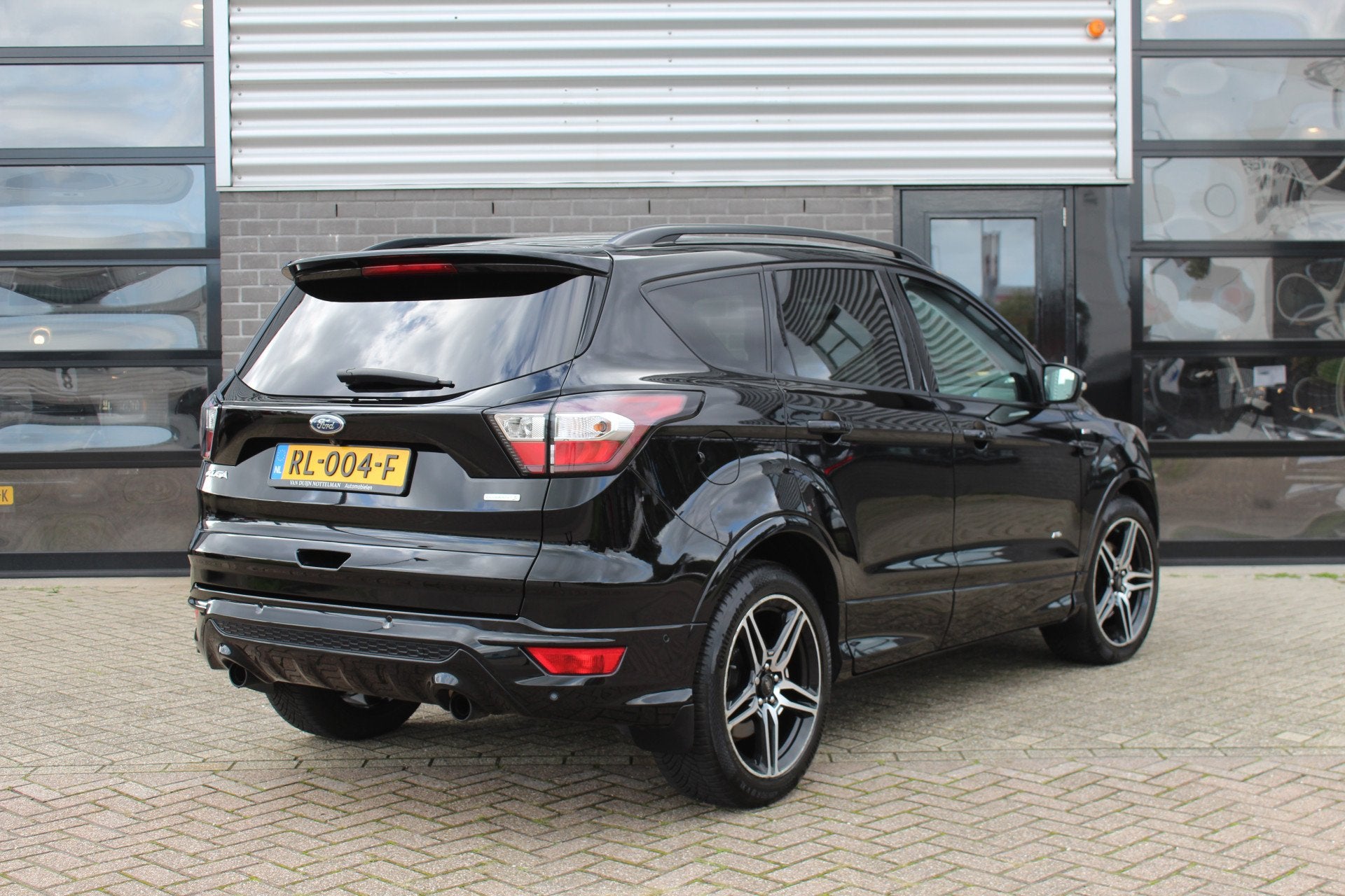 Ford Kuga 1.5 EcoBoost ST Line AWD / Panoramadak / Trekhaak, Auto's, 4 cilinders, Zwart, Bedrijf, Vierwielaandrijving