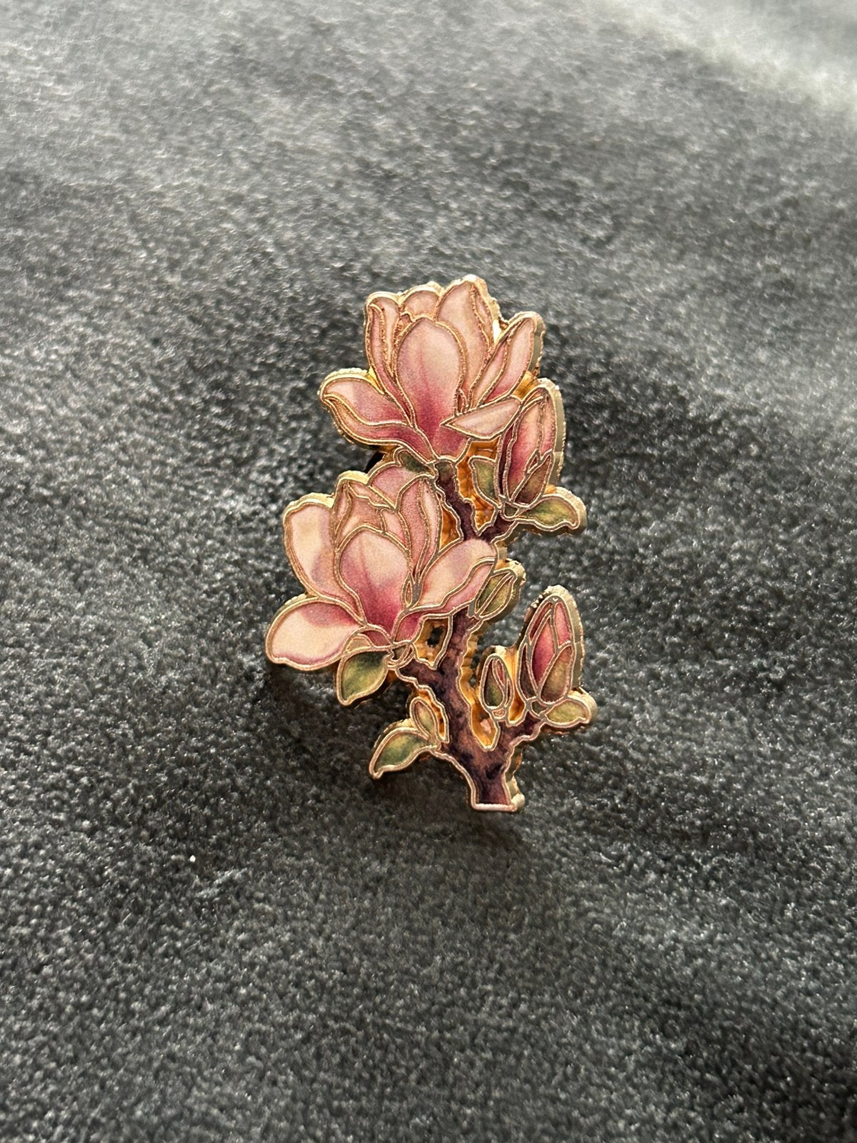 Pin magnolia bloem, Ophalen of Verzenden, Nieuw, Minder dan 4 cm, Overige materialen