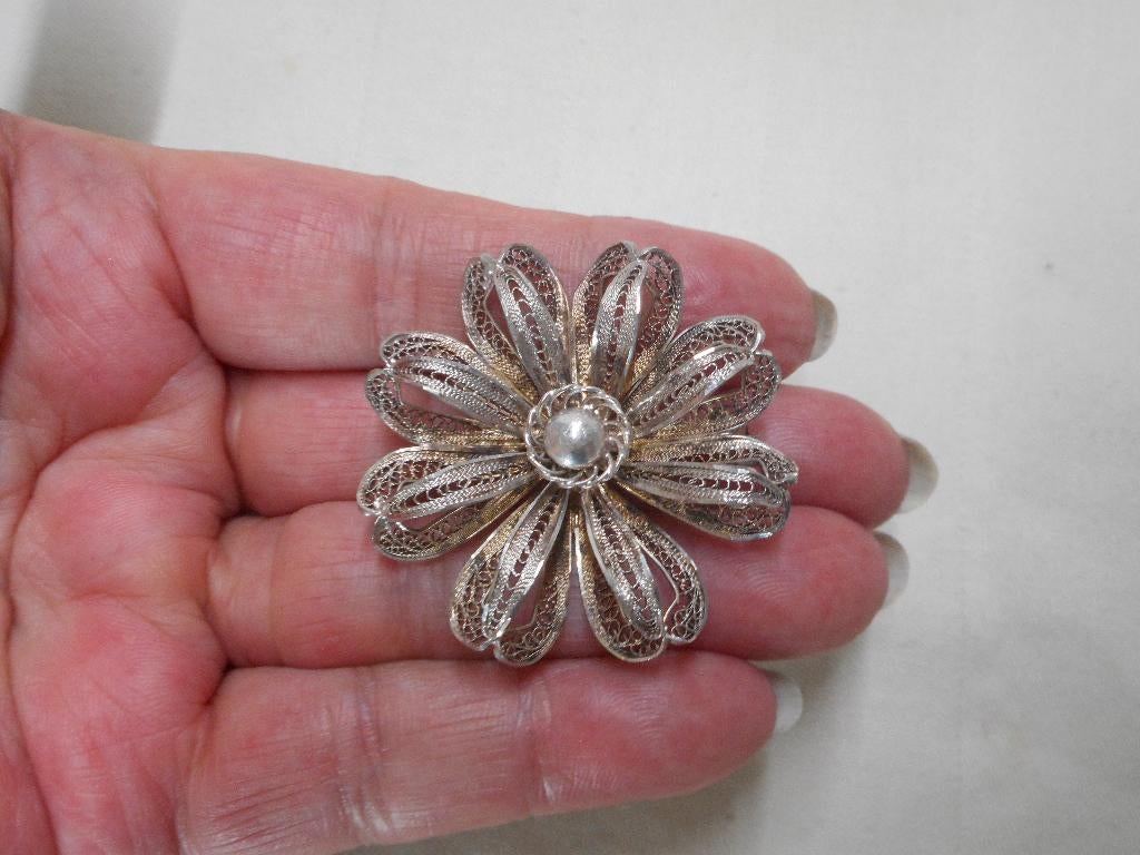 Zilveren vintage filigrain broche bloem nr.477