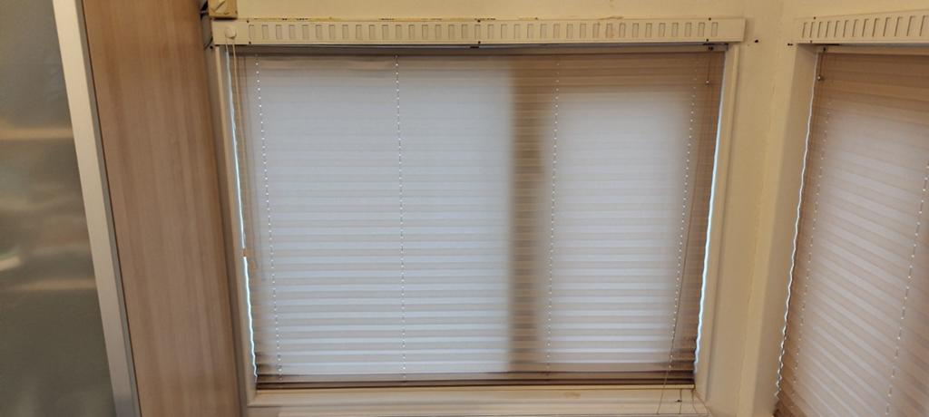 2xVouwgordijn/Plissegordijn 140cm en 146cm breed, 112cm hoog, Ophalen, 100 tot 150 cm
