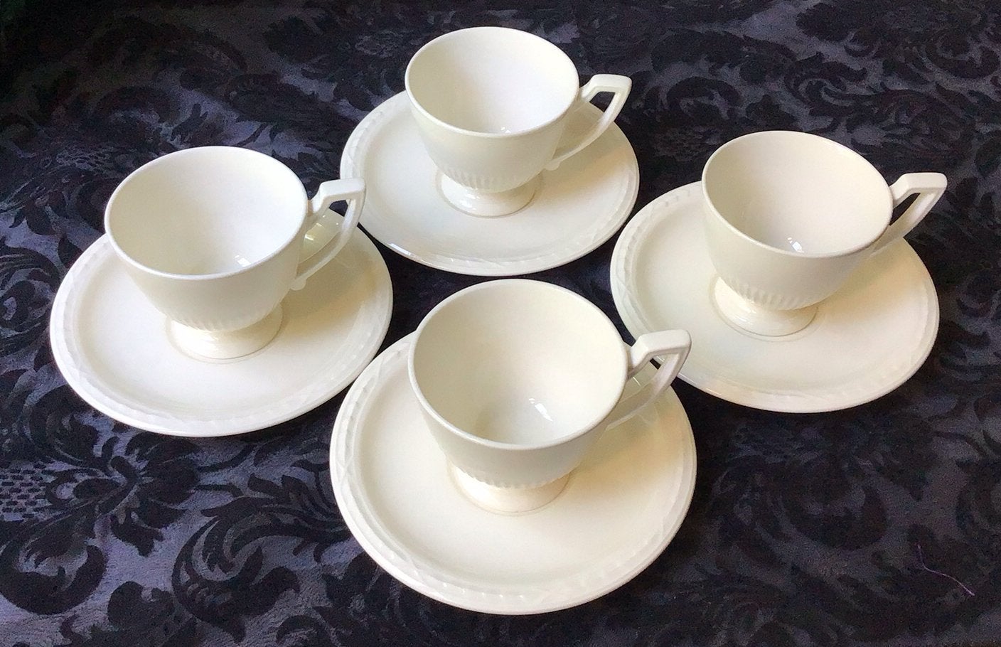 Vier Recamier kop en schotels Royal Creamware Nieuw!, Ophalen of Verzenden, Nieuw, Klassiek, Kop(pen) en/of Schotel(s)