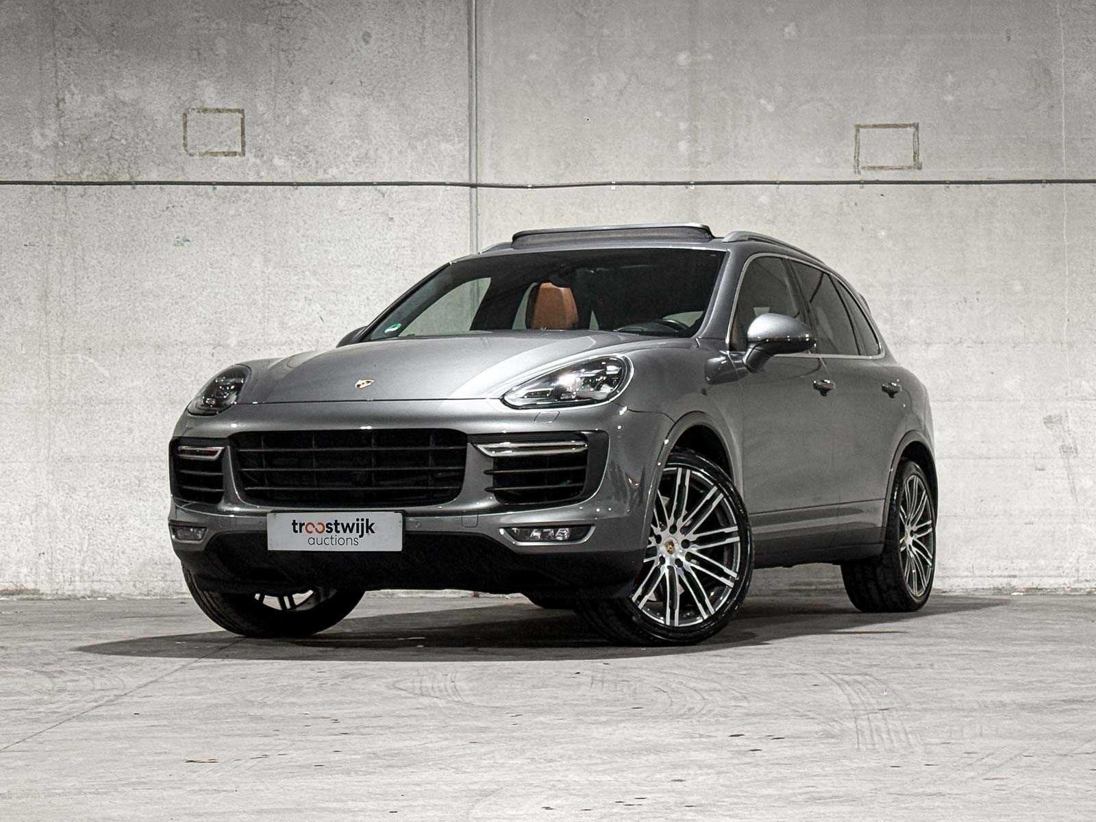 Porsche Cayenne Turbo 4.8 V8 520pk 2017 Sport-Chrono, Auto's, Automaat, Cayenne, Gebruikt, Bedrijf
