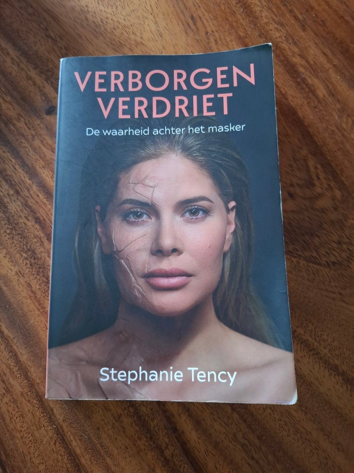 Stephanie Tency - Verborgen verdriet, Ophalen of Verzenden, Zo goed als nieuw, Stephanie Tency