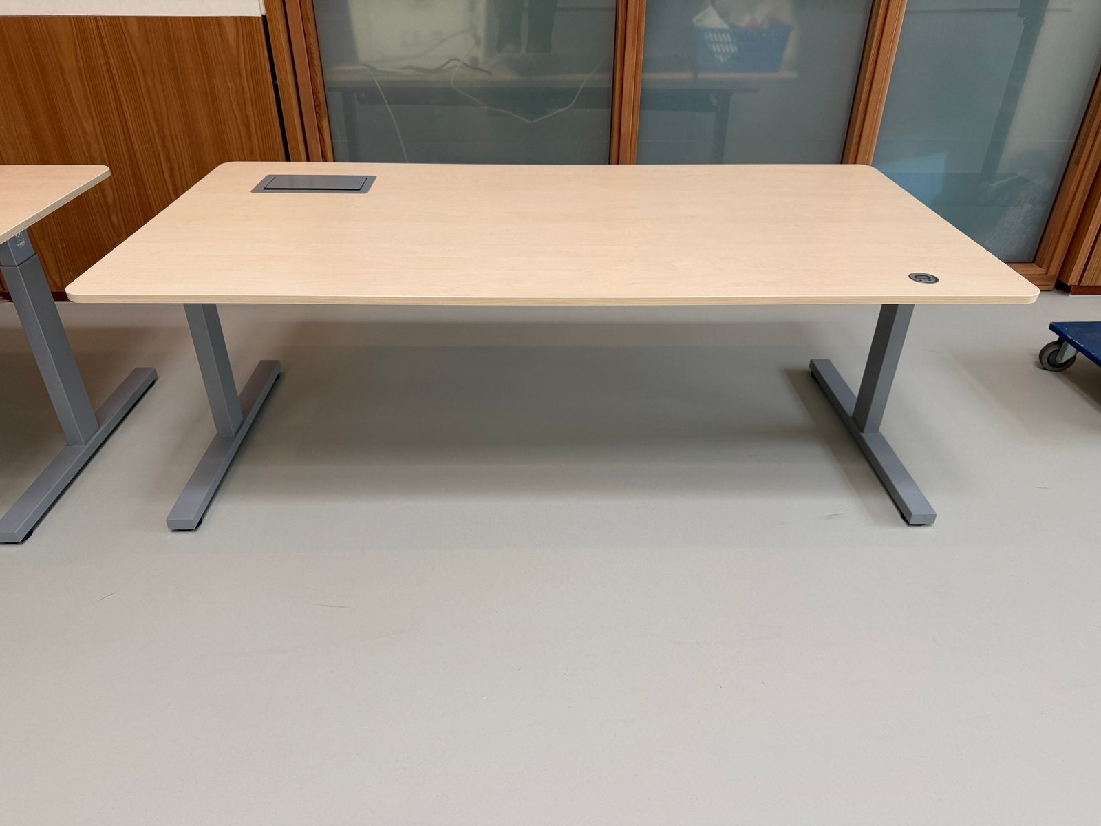 VEPA bureau 180x90 cm - elektrisch, Gebruikt, ., Hoogeveen, Ophalen of Verzenden