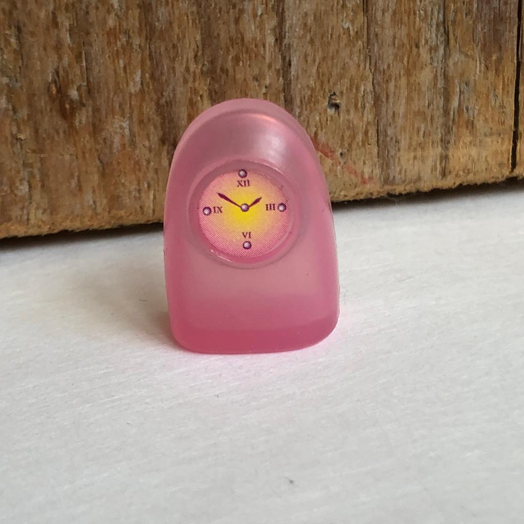Roze vintage Barbie klok voor poppenhuis, Ophalen of Verzenden, Zo goed als nieuw, Toebehoren