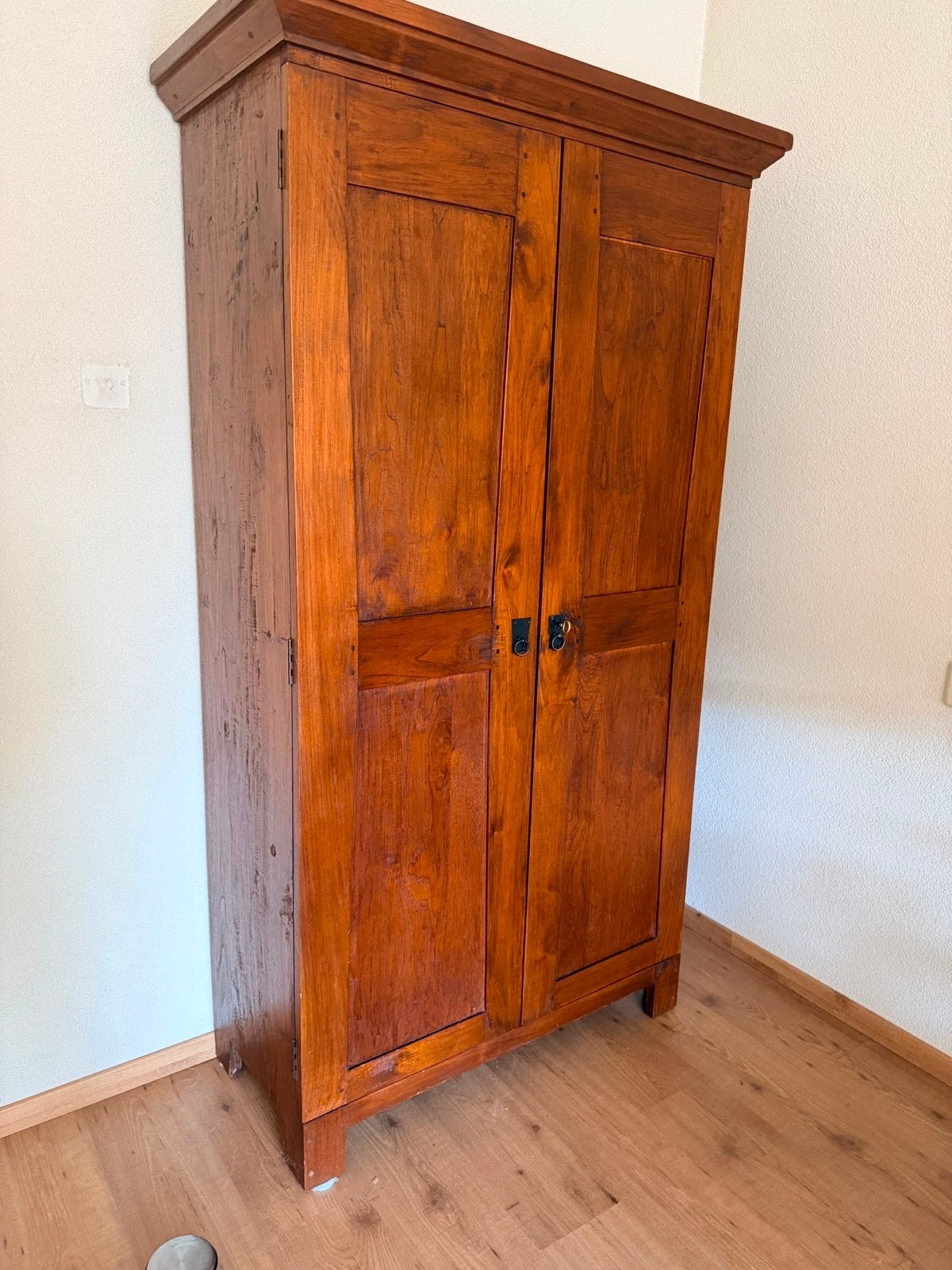 Massief teak houten kast, Ophalen