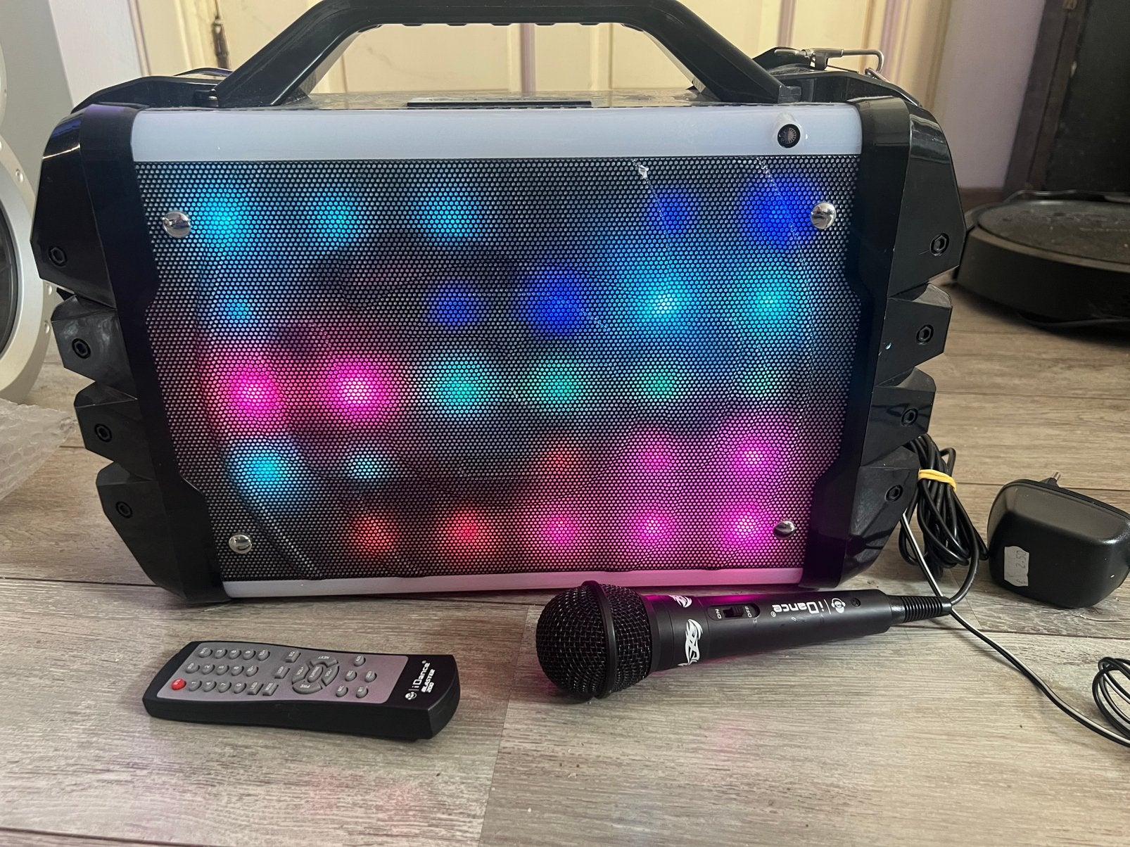 iDance Blaster 200 bluetooth karaoke incl toebehoren, Ophalen of Verzenden, Zo goed als nieuw, Complete set