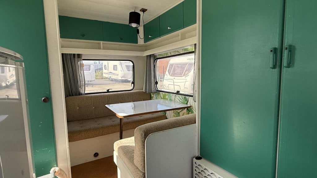 Bürstner City 420 bouwjaar 1987 met voortent, Caravans en Kamperen, Caravans, Bedrijf, Treinzit, Schokbreker, Bürstner