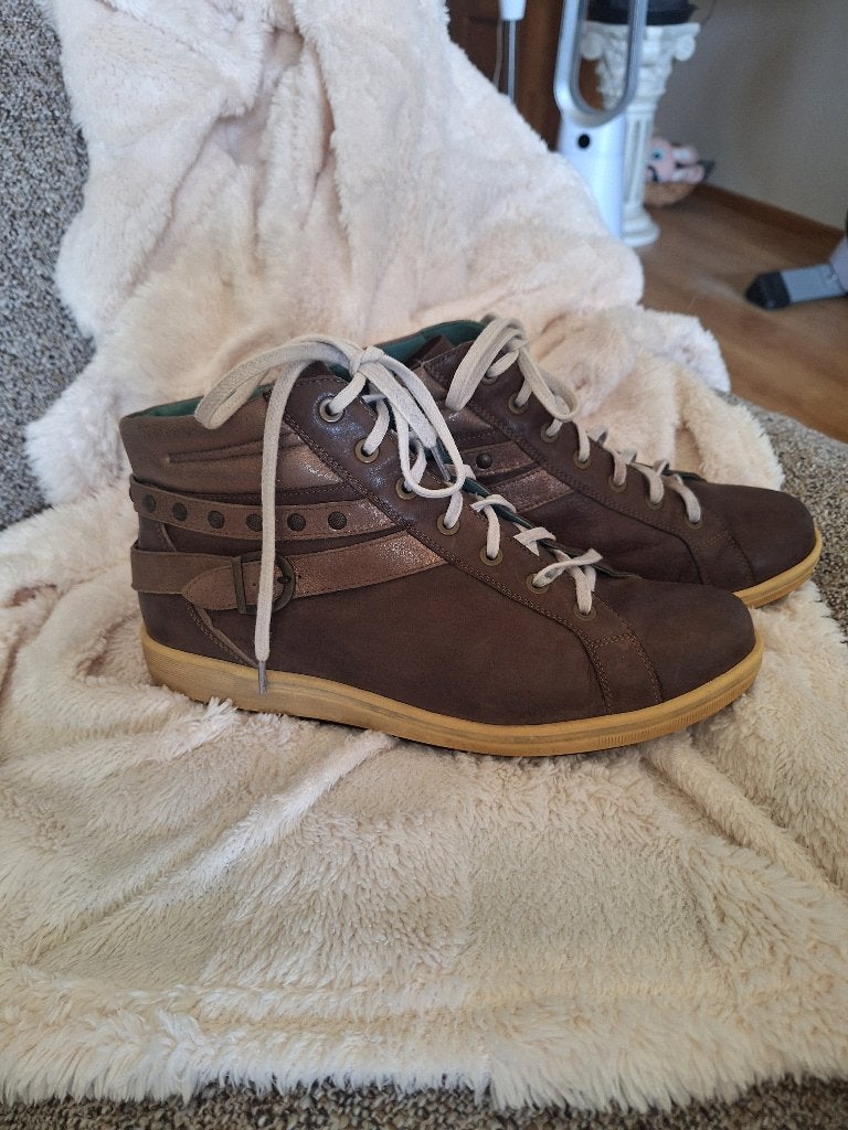 Leuke schoenen van Durea, Durea, Beige, Ophalen of Verzenden, Sneakers of Gympen