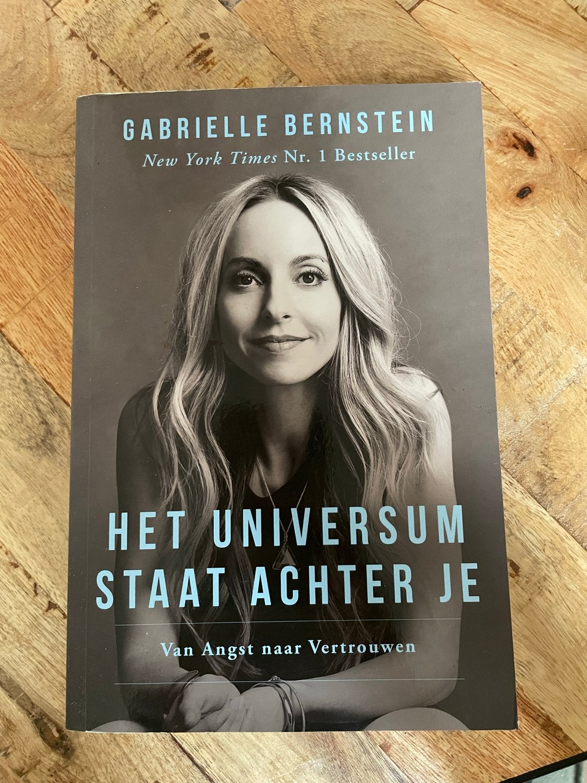 Het Universum Staat Achter Je - Gabrielle Bernstein, Ophalen of Verzenden, Nieuw, Spiritualiteit algemeen, Achtergrond en Informatie