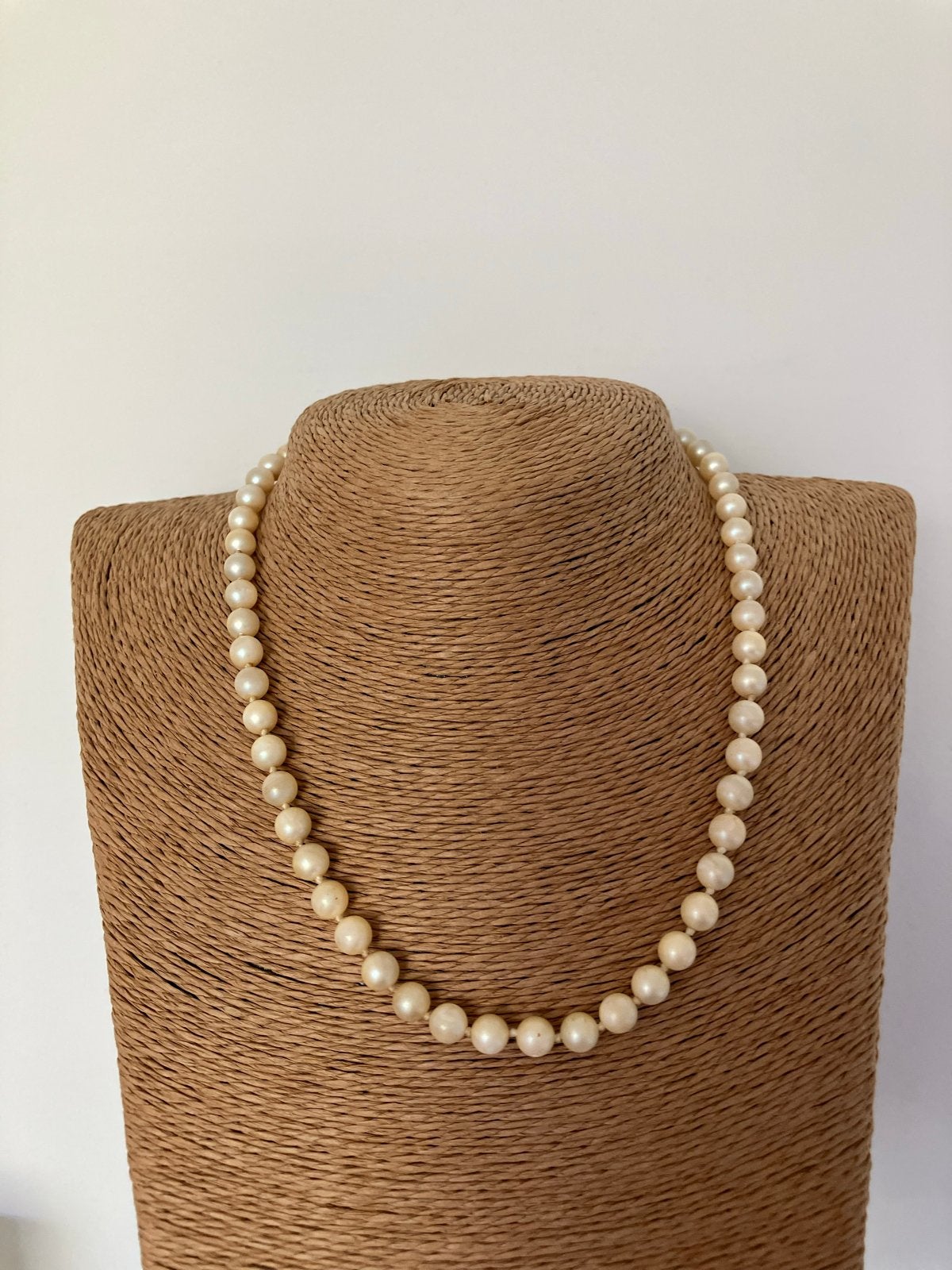 Elegante vintage parelketting met zilveren sluiting, Ophalen of Verzenden, Gebruikt, Wit, Overige materialen
