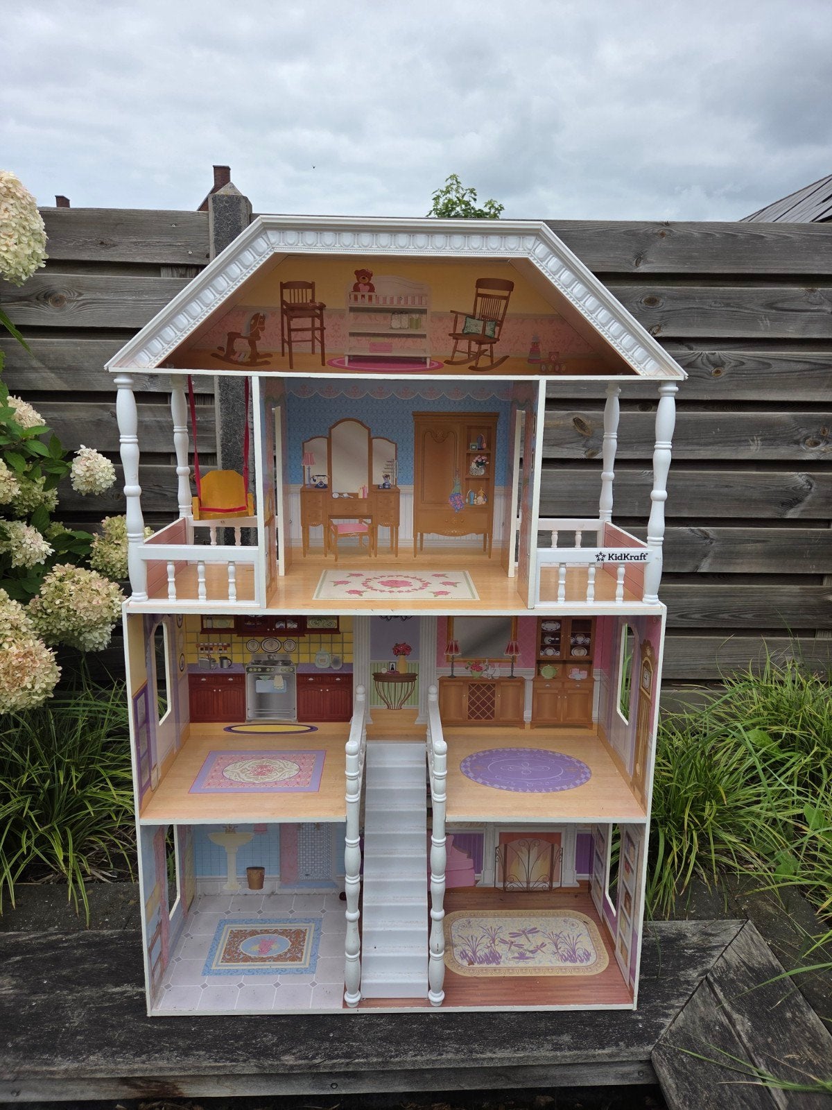 Groot KidKraft Houten Poppenhuis met Meubels, Ophalen, Zo goed als nieuw, Poppenhuis