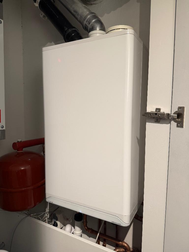 Intergas Xtreme 30 HR CV ketel zo goed als nieuw, Doe-het-zelf en Verbouw, Verwarming en Radiatoren, Ophalen, 30 tot 80 cm, Hoog rendement (Hr)