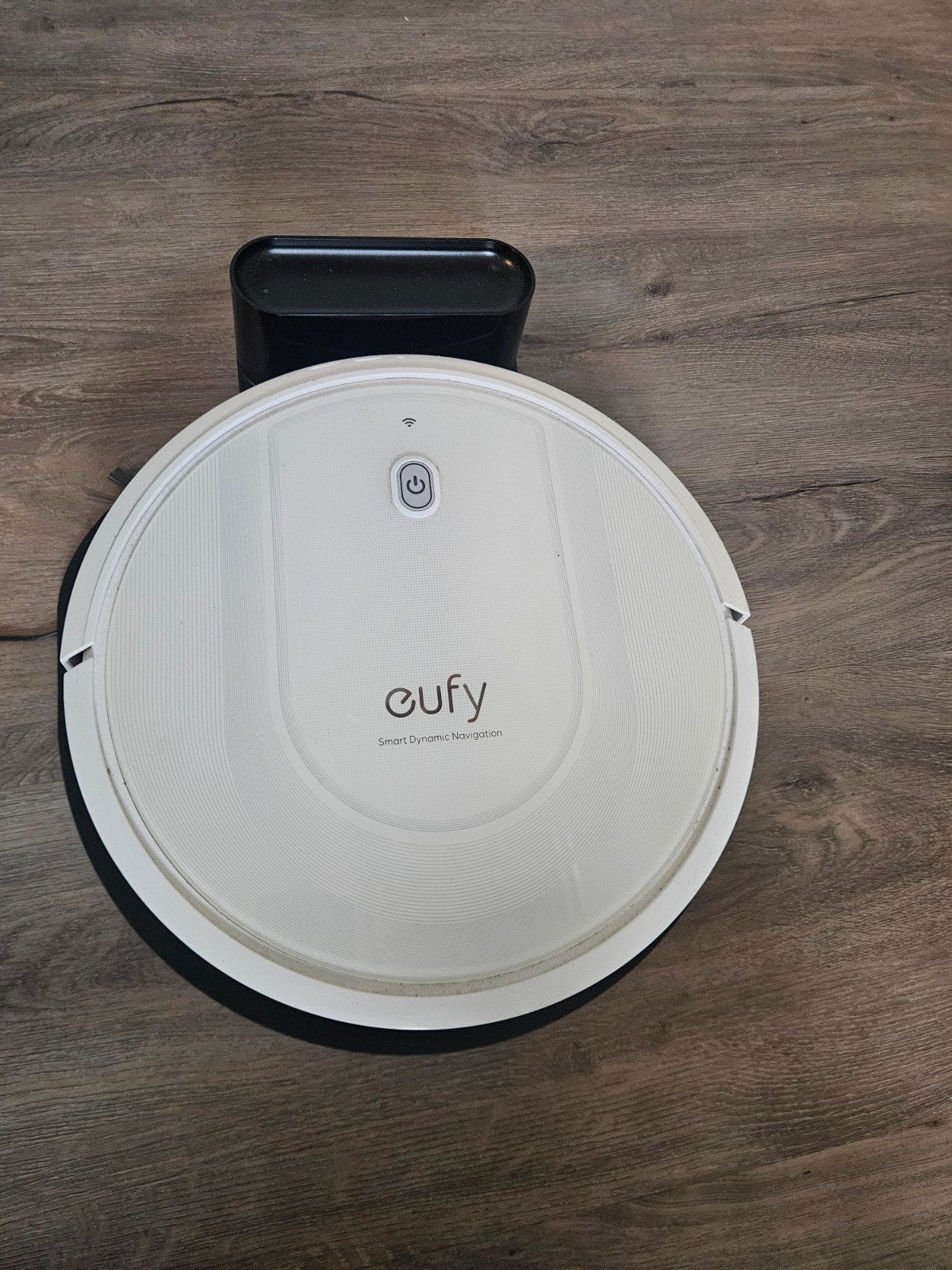 Goedwerkende Eufy robotstofzuiger met oplader, Overige merken, Gebruikt, Geschikt voor tapijt, Ophalen of Verzenden