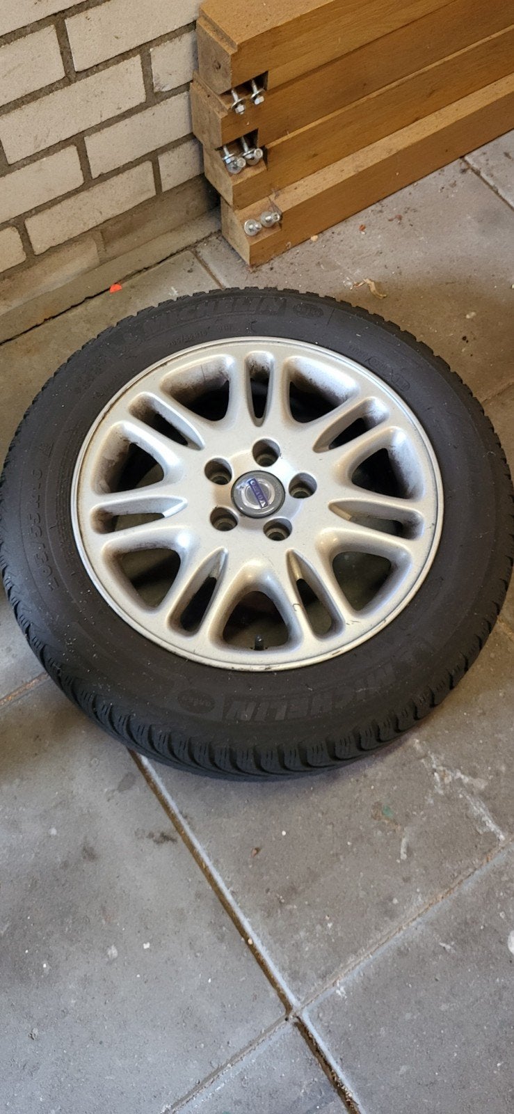 Volvo V70, lichtmetalen velgen met winterbanden voor Volvo, Auto-onderdelen, Banden en Velgen, Gebruikt, 16 inch, Banden en Velgen