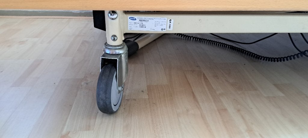 Invacare zorgbed / verpleegbed 1-persoons, Ophalen, Gebruikt