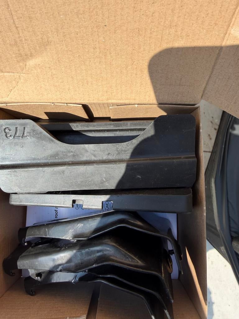 Thule Kit 145270 voor Evo Clamp - Audi A3 Sportback/Sedan, Auto diversen, Dakdragers, Zo goed als nieuw, Ophalen