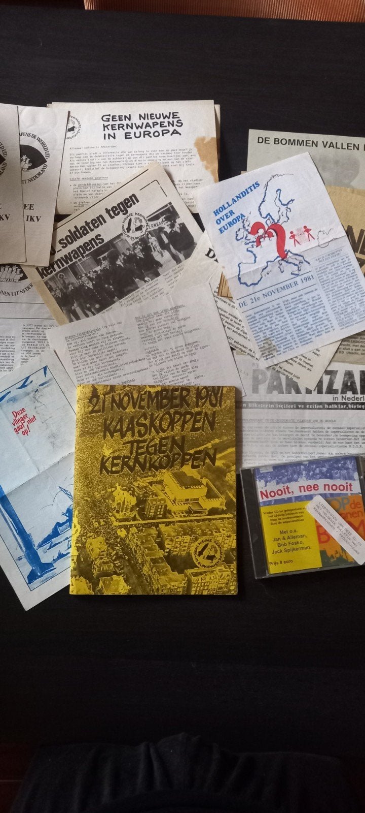 Kaaskoppen Tegen Kernkoppen 1981 - Anti-kernwapen, Ophalen of Verzenden, Gelezen, Overige typen