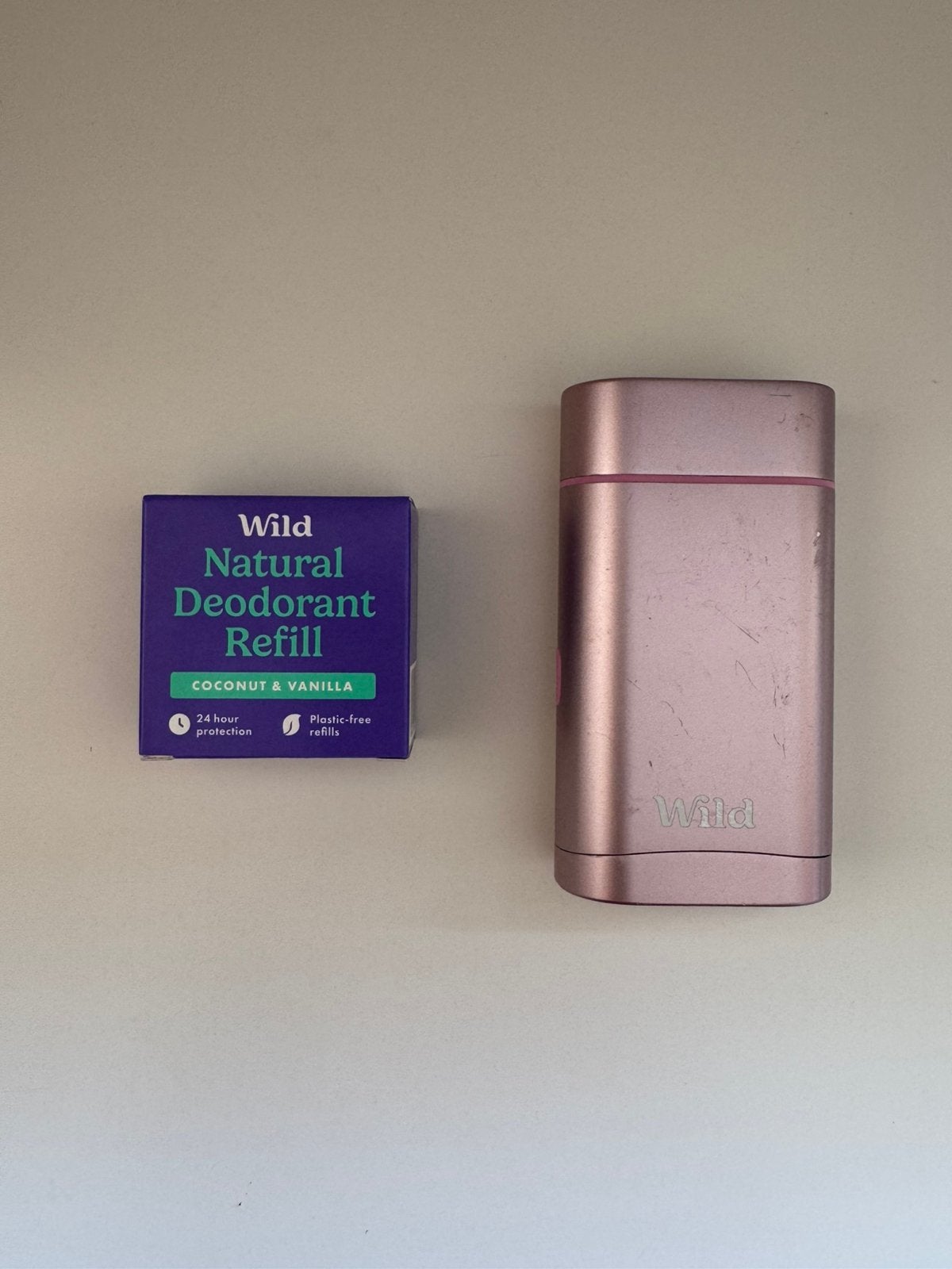 Wild deodorant + roze herbruikbare case | nieuwe refill, Ophalen of Verzenden, Nieuw, Deodorant of Bodyspray
