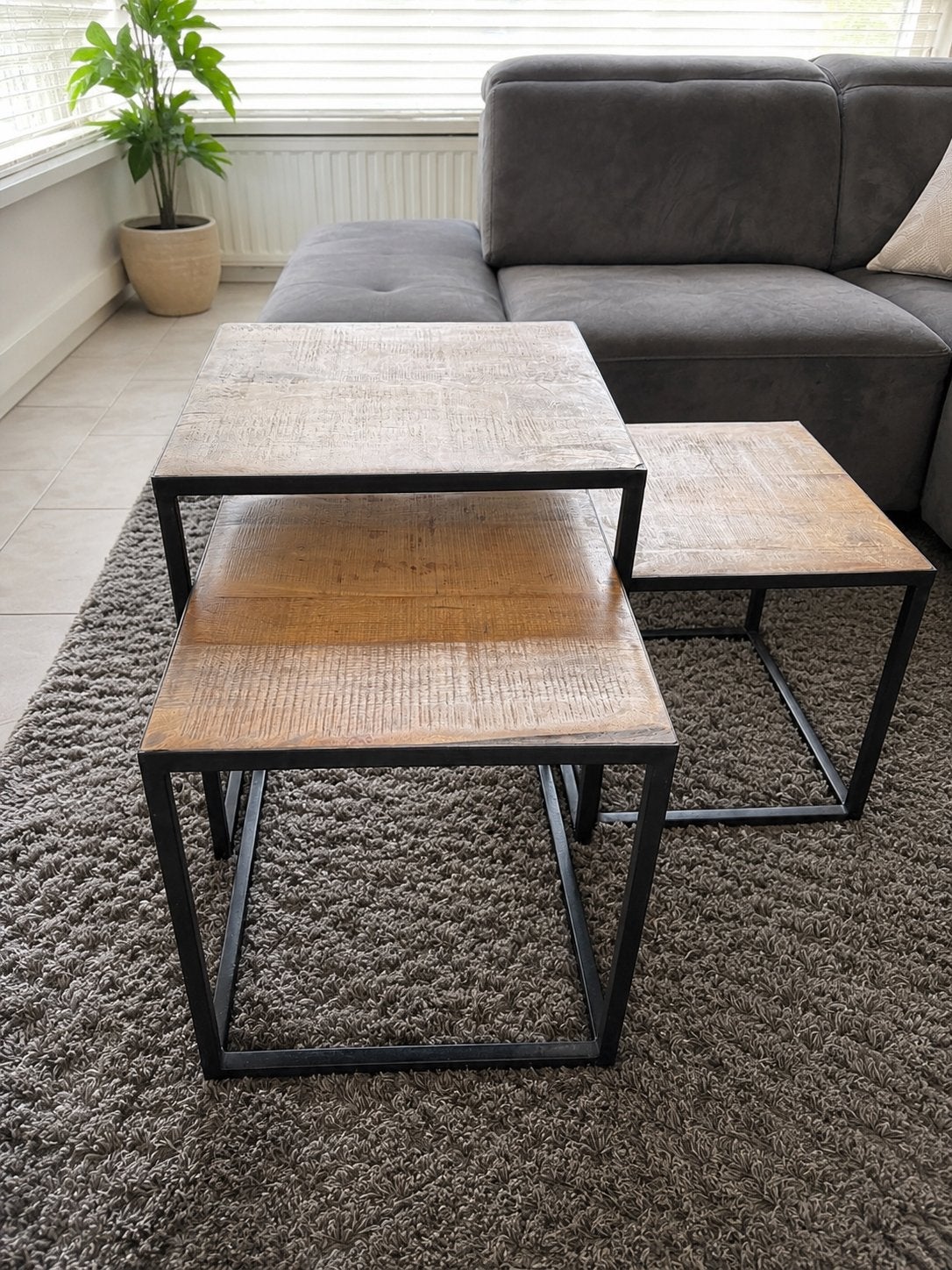 Set van 3 industriële salontafels - mangohout en metaal, Ophalen, Vierkant, 50 tot 100 cm, Zo goed als nieuw