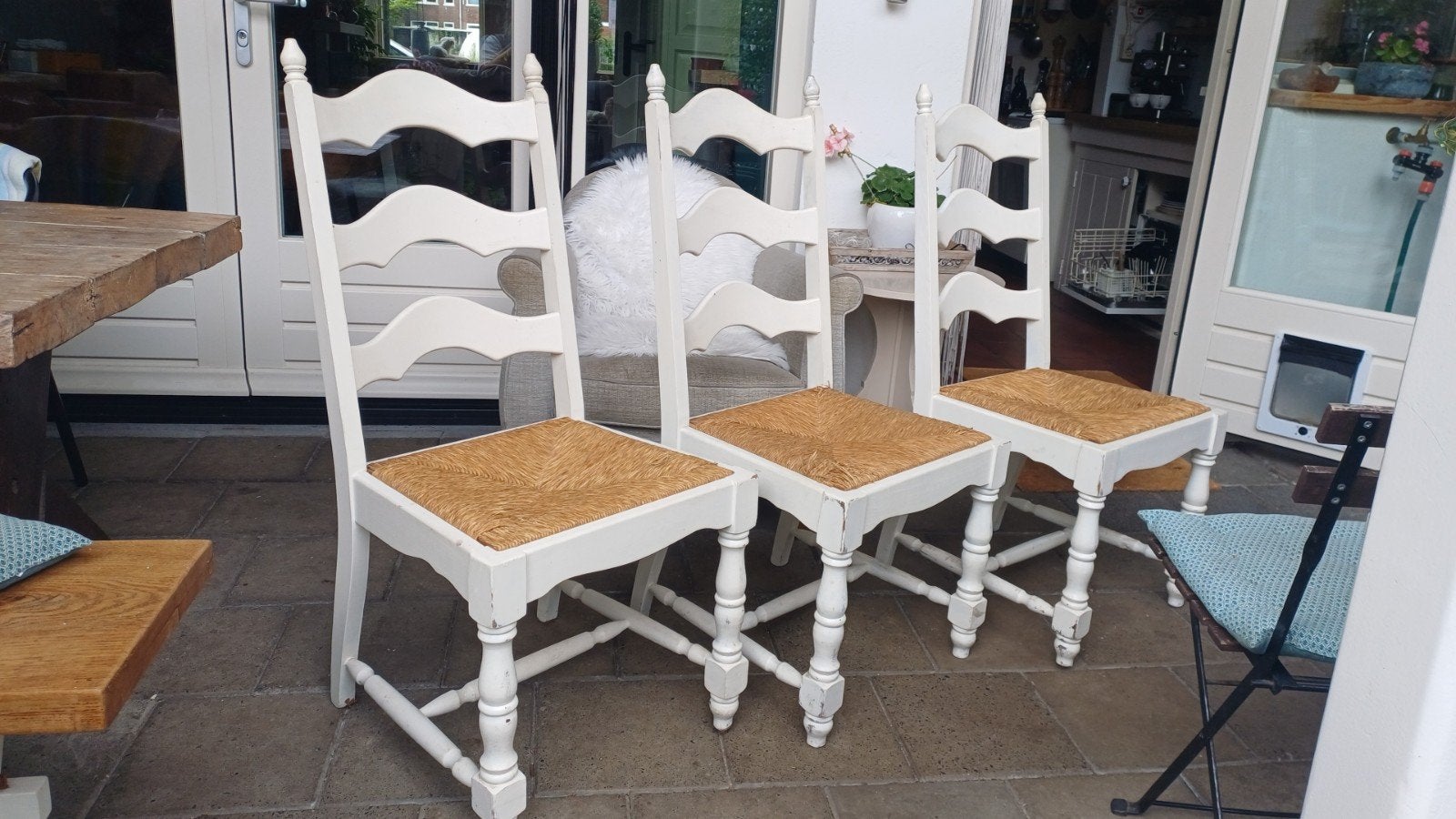 3 stoelen met rieten zitting, Huis en Inrichting, Ophalen, Gebruikt, Drie, Wit