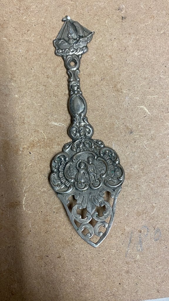 Decoratieve lepel met scheepje en religieuze afbeelding, Antiek en Kunst, Ophalen of Verzenden
