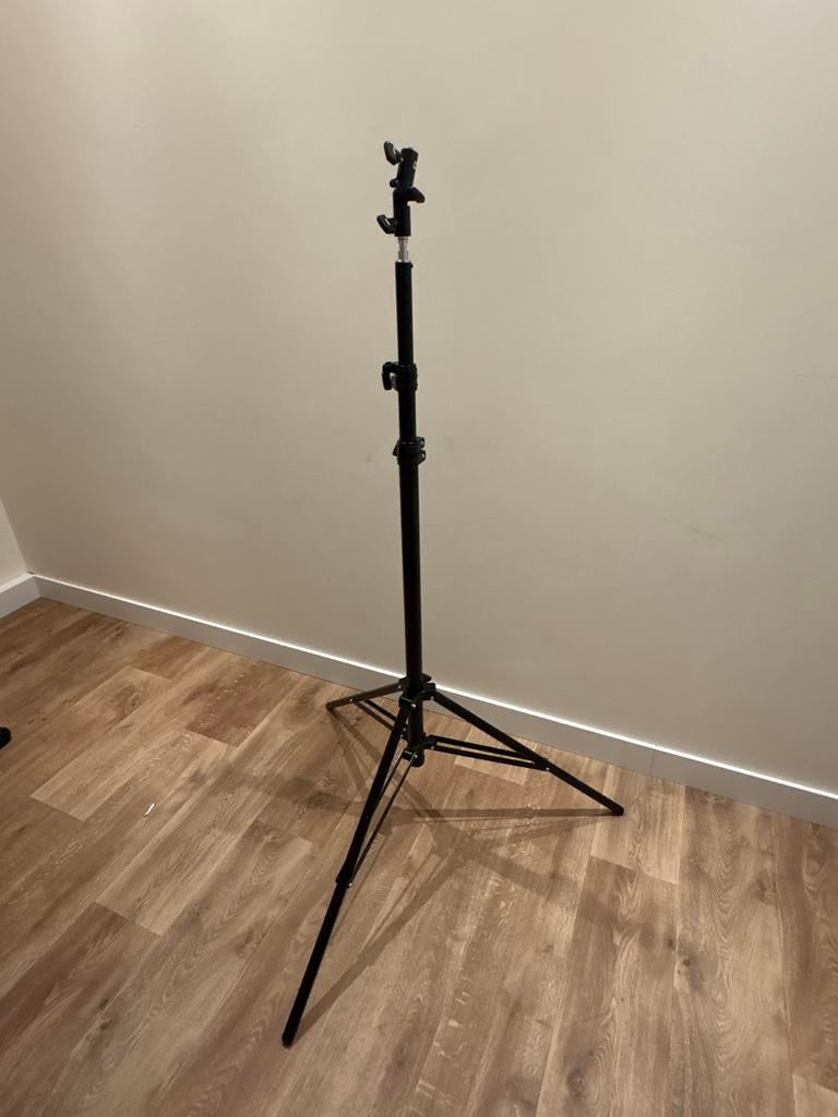 Uitklapbaar light stand, Ophalen, Gebruikt