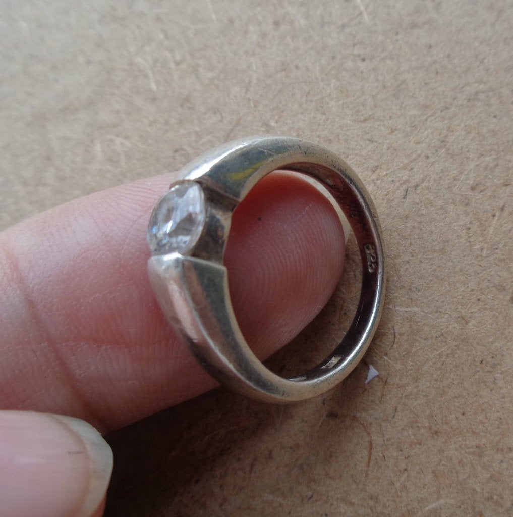 zilveren ring met flonkerende heldere steen [100], Sieraden, Tassen en Uiterlijk, Ringen, Verzenden, Dame, Zilver, Zilver