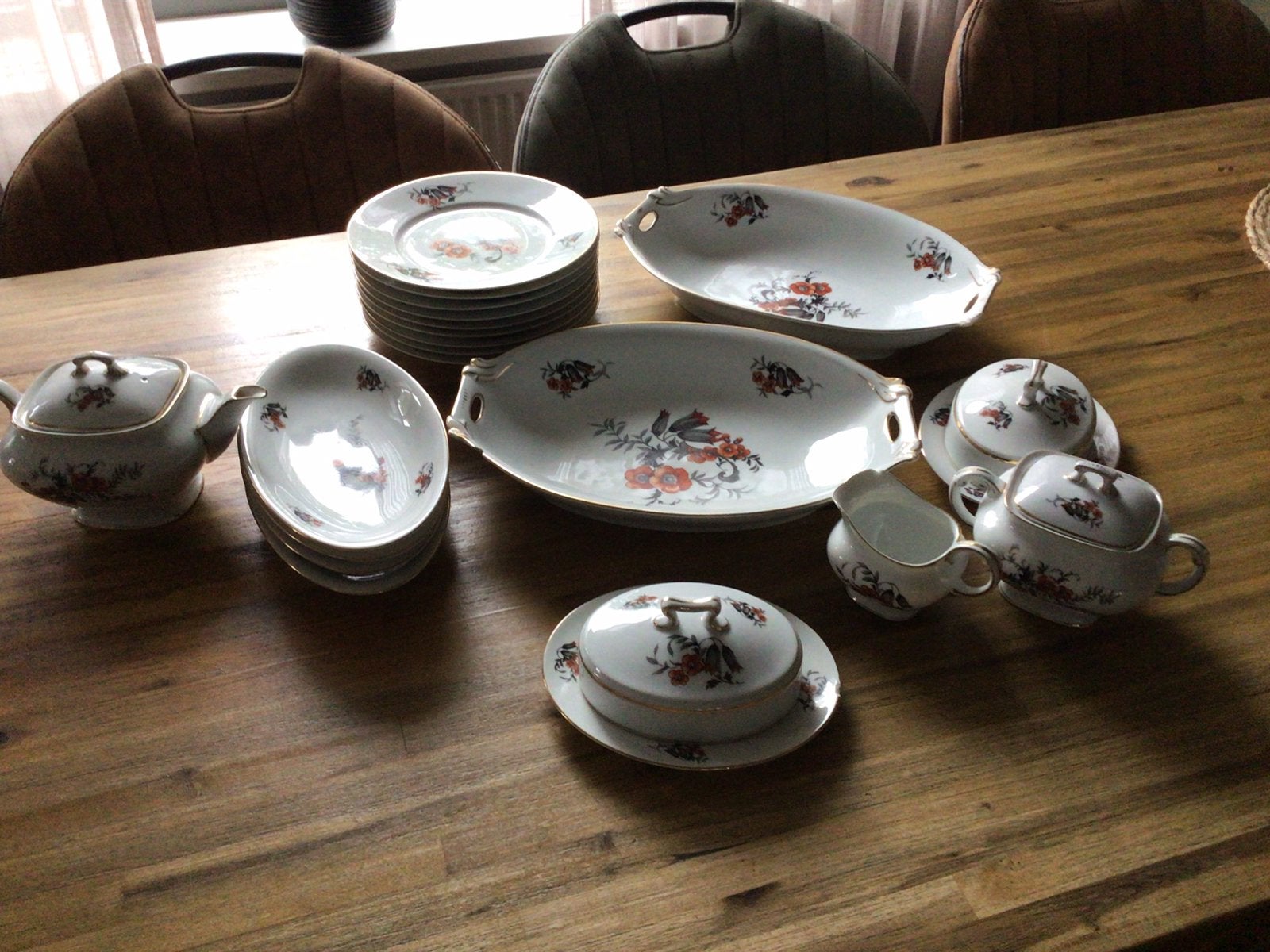 Ontbijt servies, Ophalen