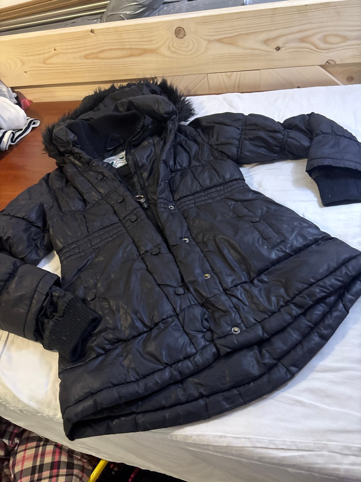 Zwarte winterjas met capuchon en bontkraag, Ophalen of Verzenden
