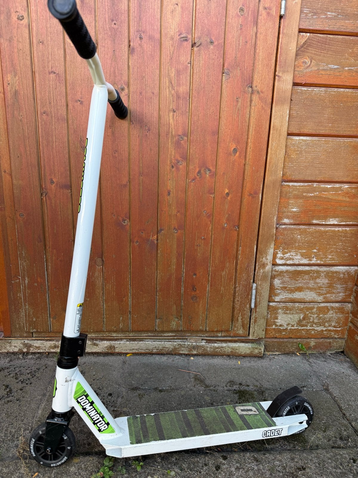 Dominator Cadet Stuntstep - Wit/Groen - Gebruikt, Fietsen en Brommers, Steps, Ophalen of Verzenden, Gebruikt, Gewone step