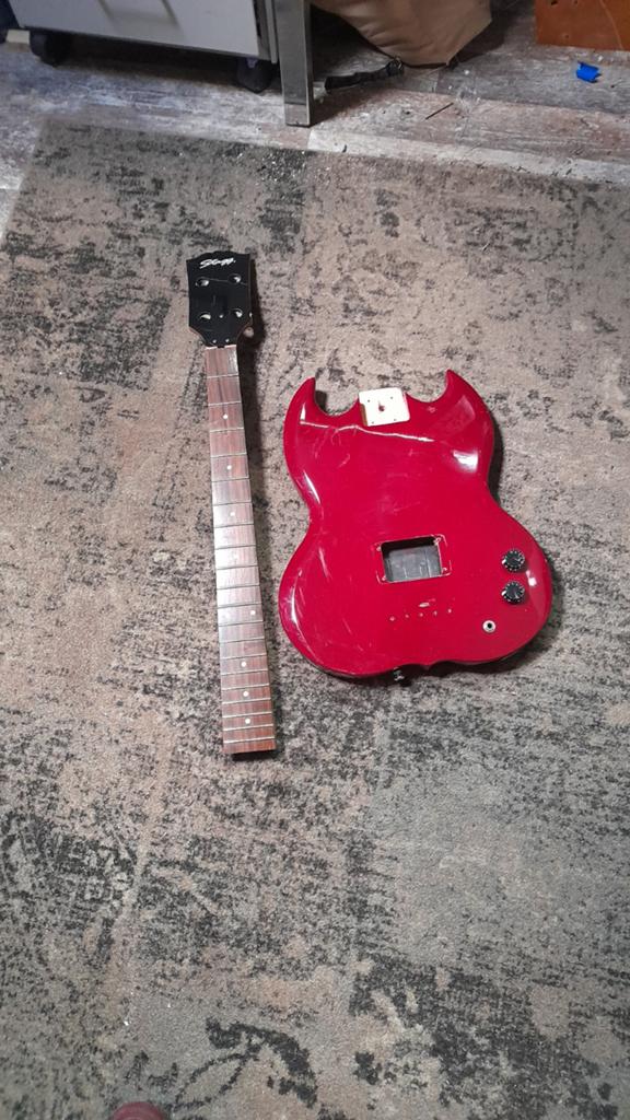 Bas project sg body en hals, Muziek en Instrumenten, Instrumenten | Onderdelen, Ophalen of Verzenden, Gebruikt, Elektrische gitaar