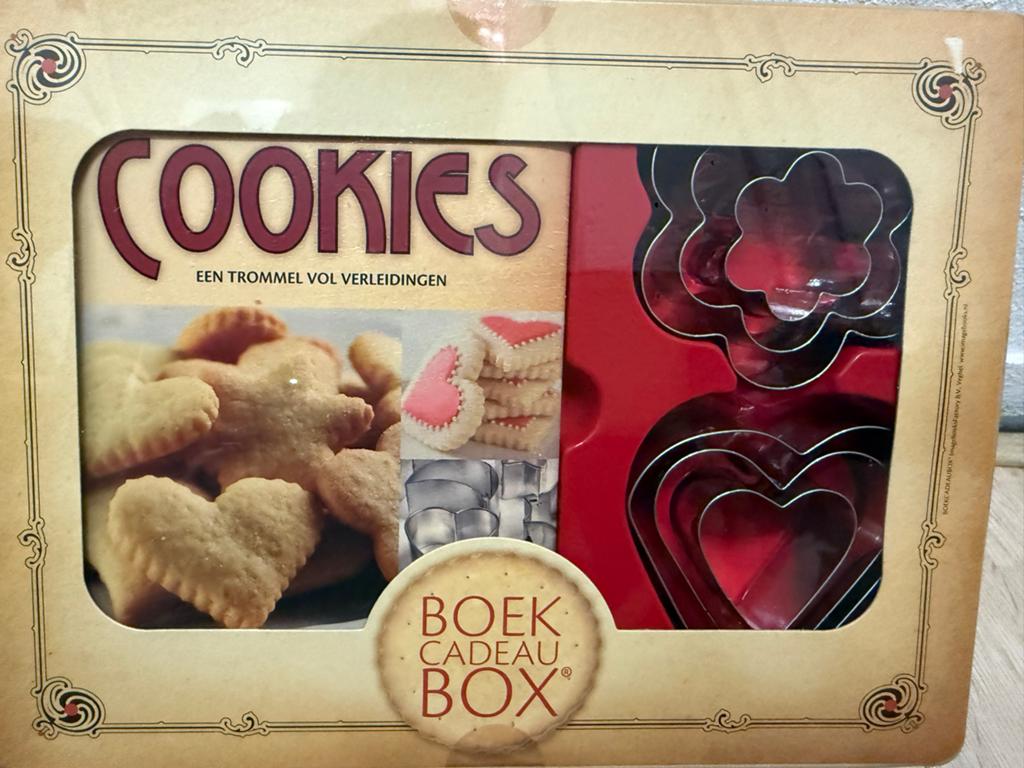 Boek Cadeau Box: Cookies - Een Trommel Vol Verleidingen, Ophalen of Verzenden, Nieuw, Overige gebieden, Taart, Gebak en Desserts