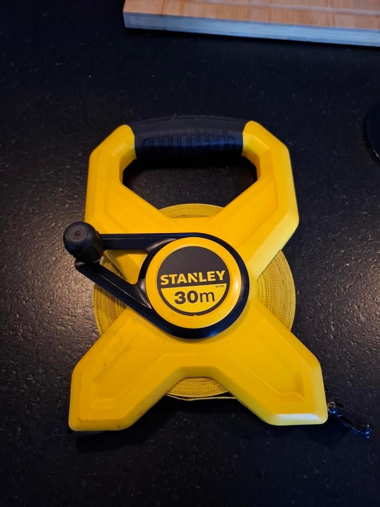 Stanley rolbandmaat 30m in goede staat, Doe-het-zelf en Verbouw, Meetapparatuur, Ophalen of Verzenden, Gebruikt, Afstand