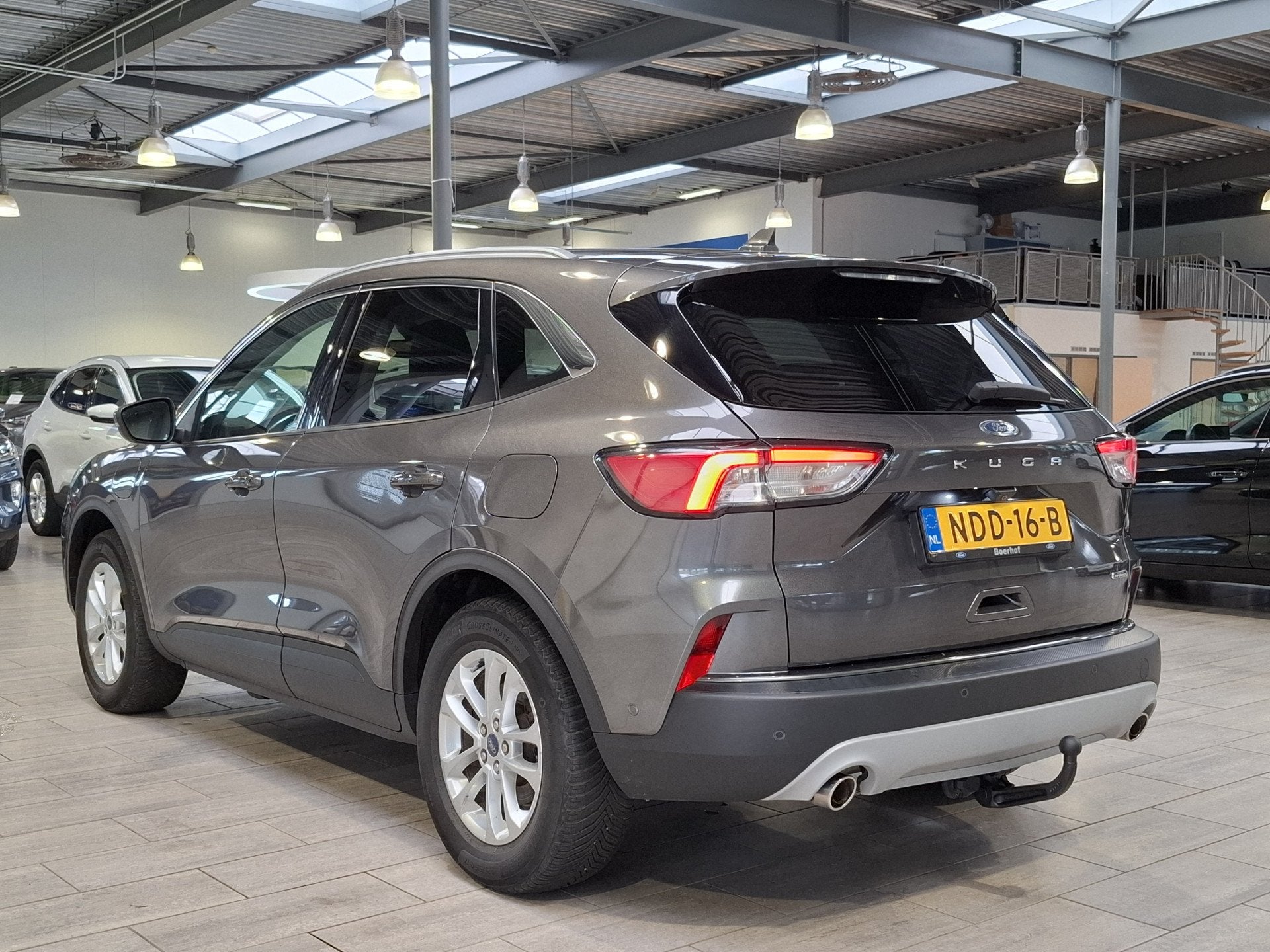 Ford Kuga 2.5 PHEV Titanium X | Trekhaak | Winter pack | SOH, 14 kWh, Gebruikt, 4 cilinders, Leder en Stof