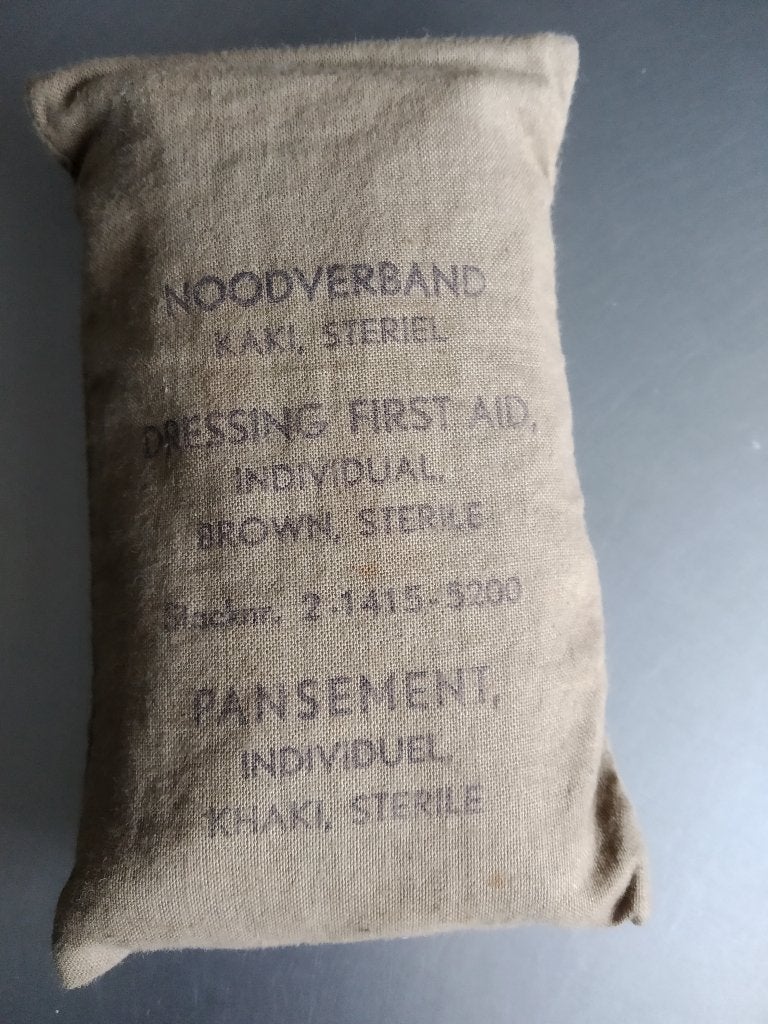 MILITAIR NOODVERBAND 2, Verzamelen, Militaria | Algemeen, Ophalen of Verzenden, Landmacht, Nederland