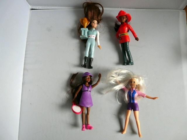 McDonalds 2019 # Barbie met beker en 3 anderen, Ophalen of Verzenden, Zo goed als nieuw