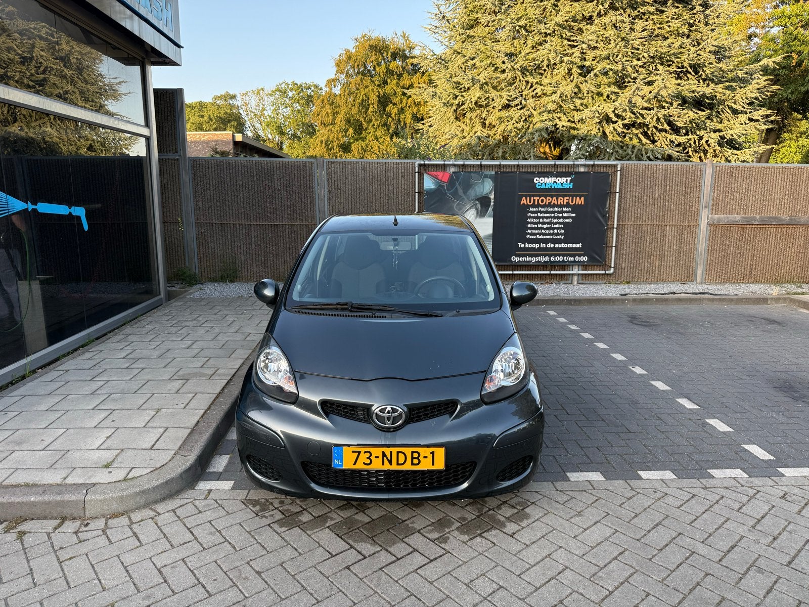 Toyota Aygo 1.0 12V Vvt-i 5DRS MMT 2010 Grijs, 4 stoelen, 68 pk, Origineel Nederlands, Particulier