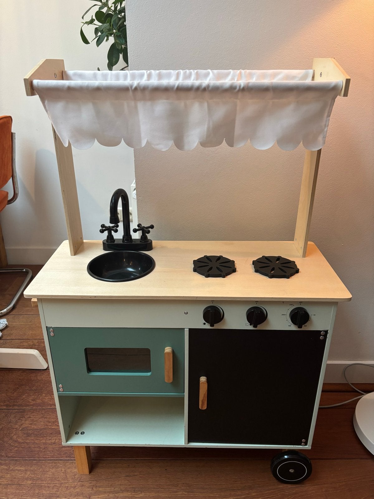 Houten Hema speelkeuken met kraan en kookplaat, Ophalen, Gebruikt, Hout, Speelkeuken