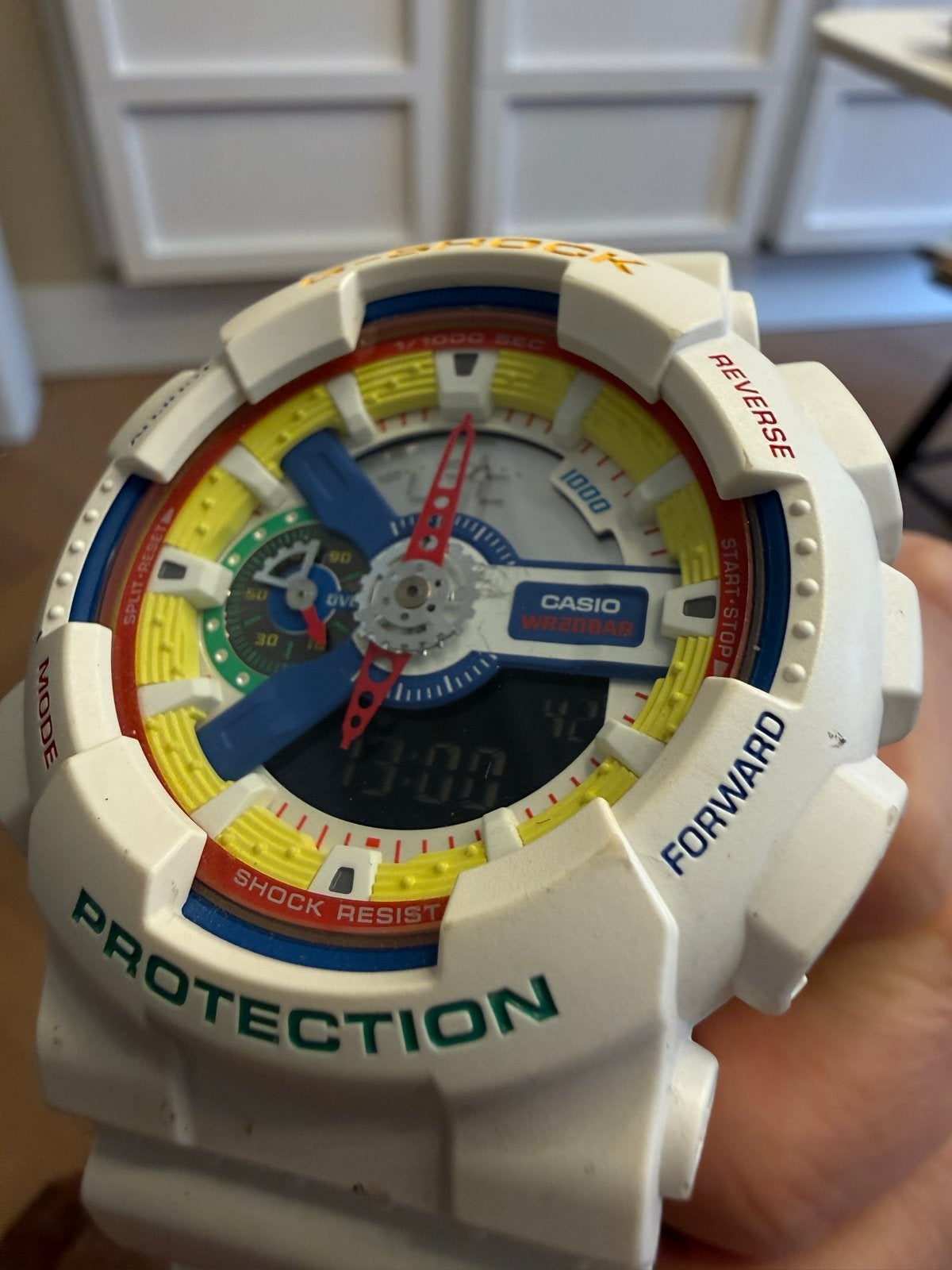 Casio G-Shock x Dee and Ricky Horloge - Wit, Kleurrijk, Sieraden, Tassen en Uiterlijk, Horloges | Heren, Casio, Kunststof, Gebruikt