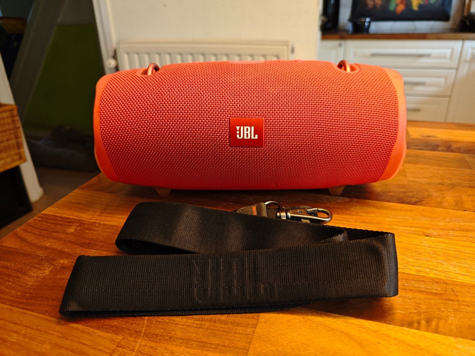 JBL Xtreme 2 Rood, Compleet met originele lader en draagriem, Audio, Tv en Foto, Luidsprekers, Gebruikt, JBL, Ophalen of Verzenden