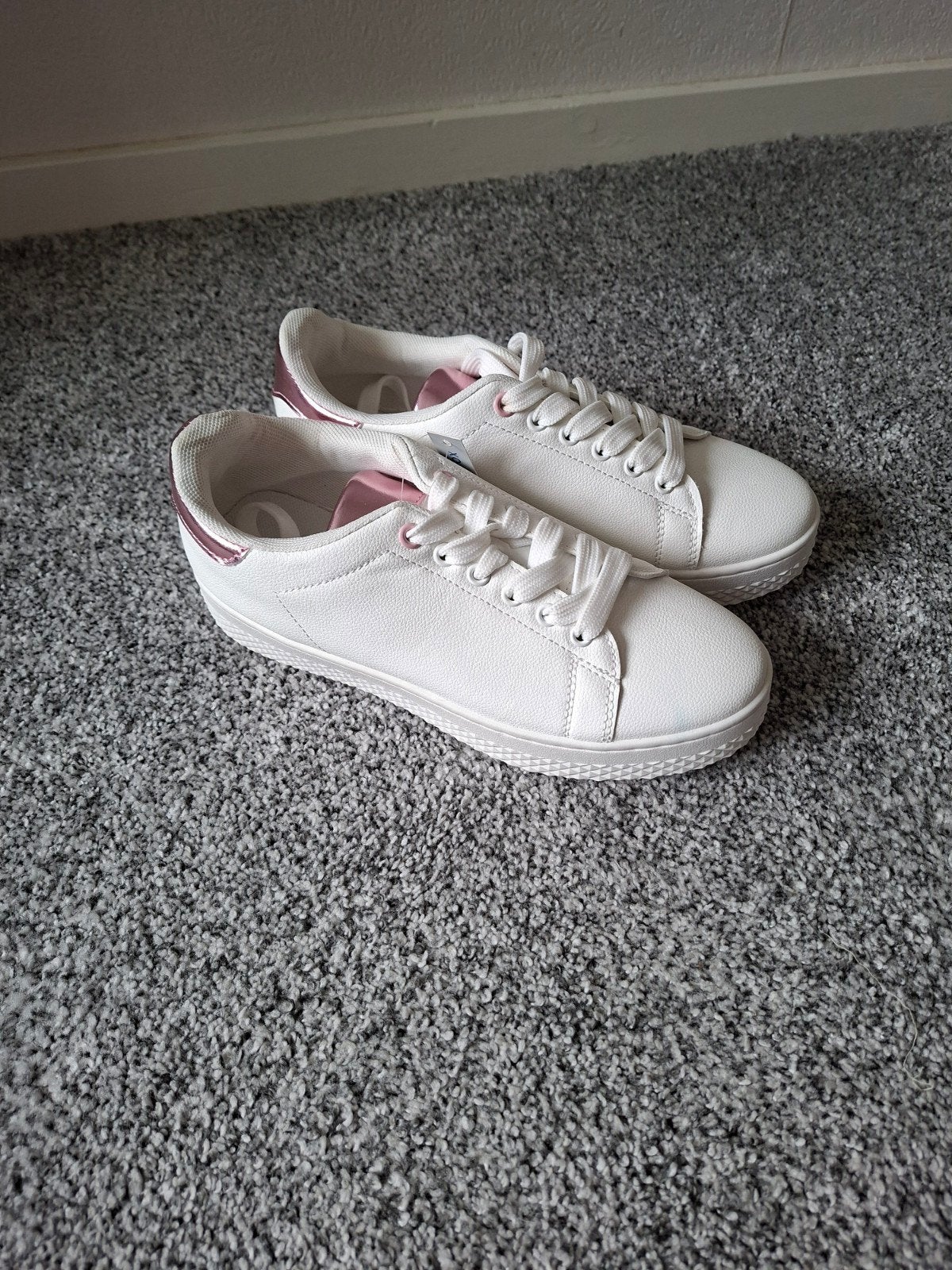 Nieuw Blue Box sneakers wit, Blue Box, Wit, Nieuw, Ophalen of Verzenden