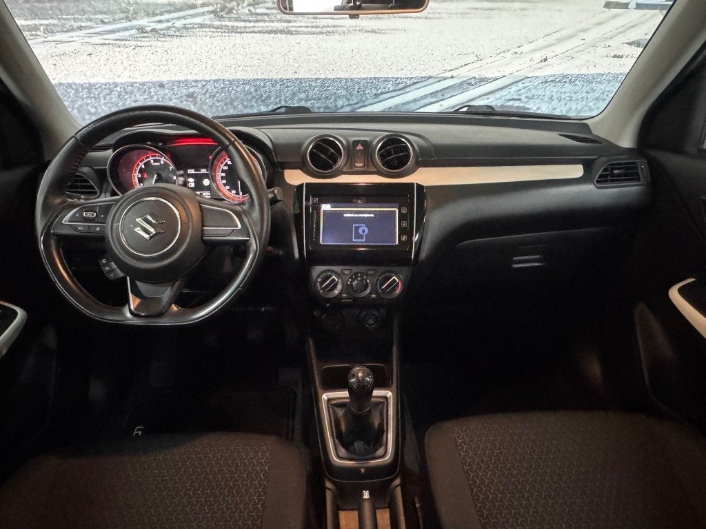 Suzuki SWIFT Comfort 1.2 Smart Hybrid 90 PK / Rijklaar / Cam, Auto's, Voorwielaandrijving, Gebruikt, 4 cilinders, Met garantie (alle)