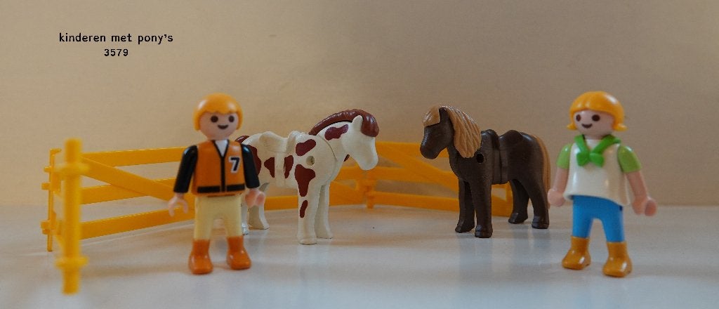 Vintage Playmobil 3579 - Kinderen met Pony's / Ponyweide, Complete set, Overige typen, Ophalen of Verzenden, Zo goed als nieuw