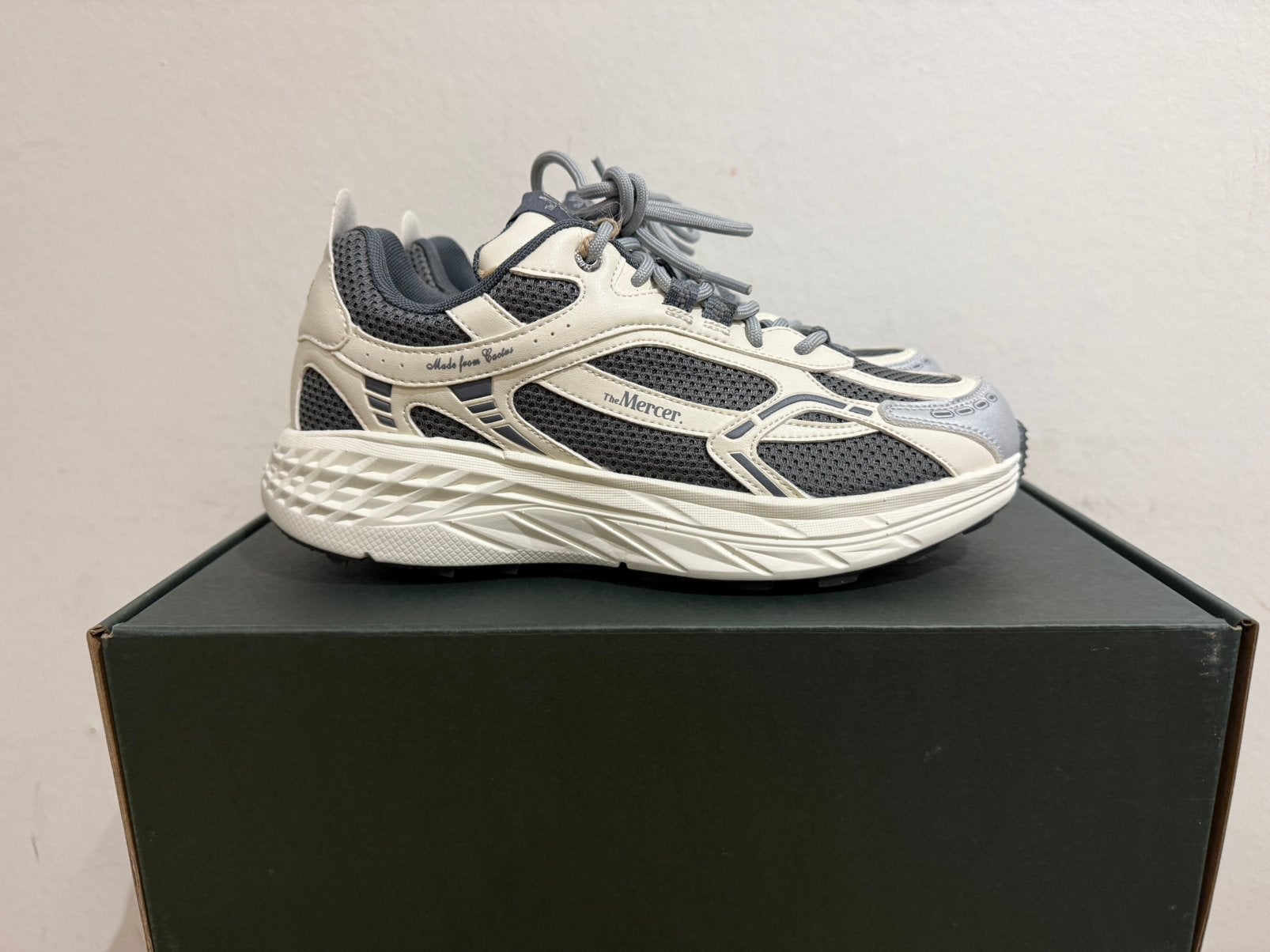 Te koop nieuwe Mercer Re Run Max Cactus White Grey maat 40, Postlaan 3, Mercer, Wit, Nieuw