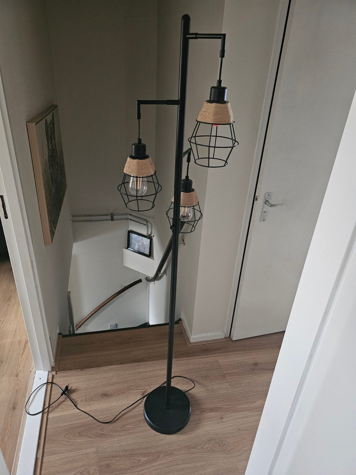 Industriële Vloerlamp met 3 Kappen - Zwart Metaal & Touw, Industrieel, Modern, Zo goed als nieuw, Natuurlijk materiaal, 150 tot 200 cm